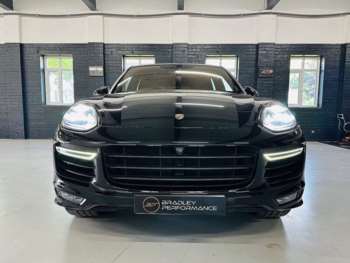 Used Porsche Cayenne 2017 for sale - 74620389: Photo