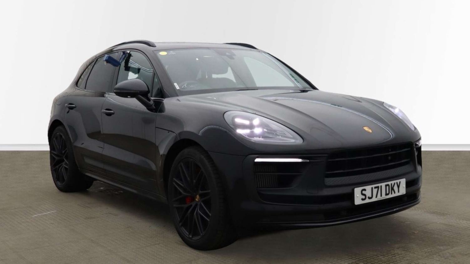 Used Porsche Macan 2021 for sale - 76830080: Photo 1