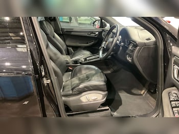 Used Porsche Macan 2021 for sale - 76830080: Photo