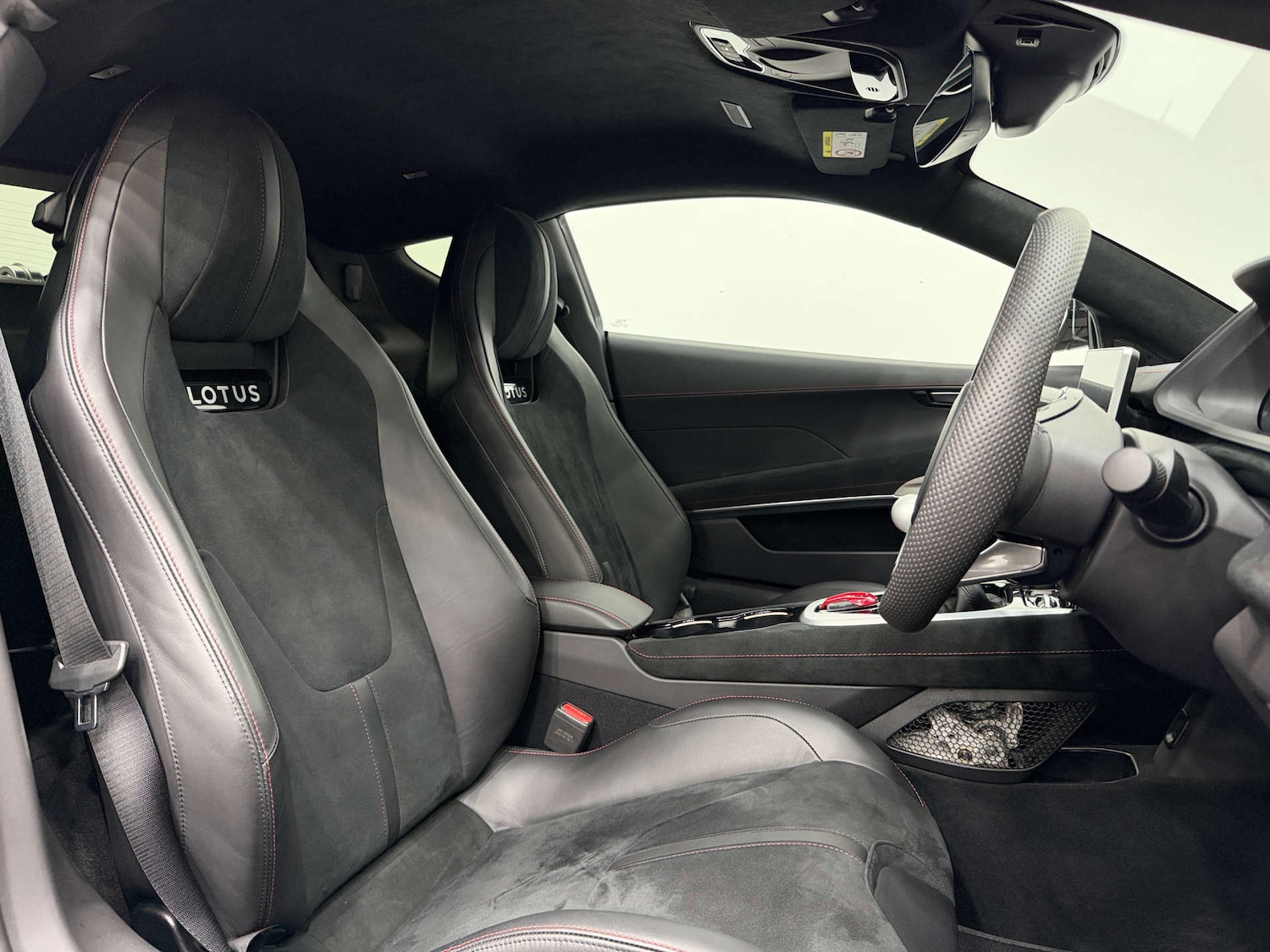 Used Lotus Emira 2023 for sale - 77833926: Photo 2