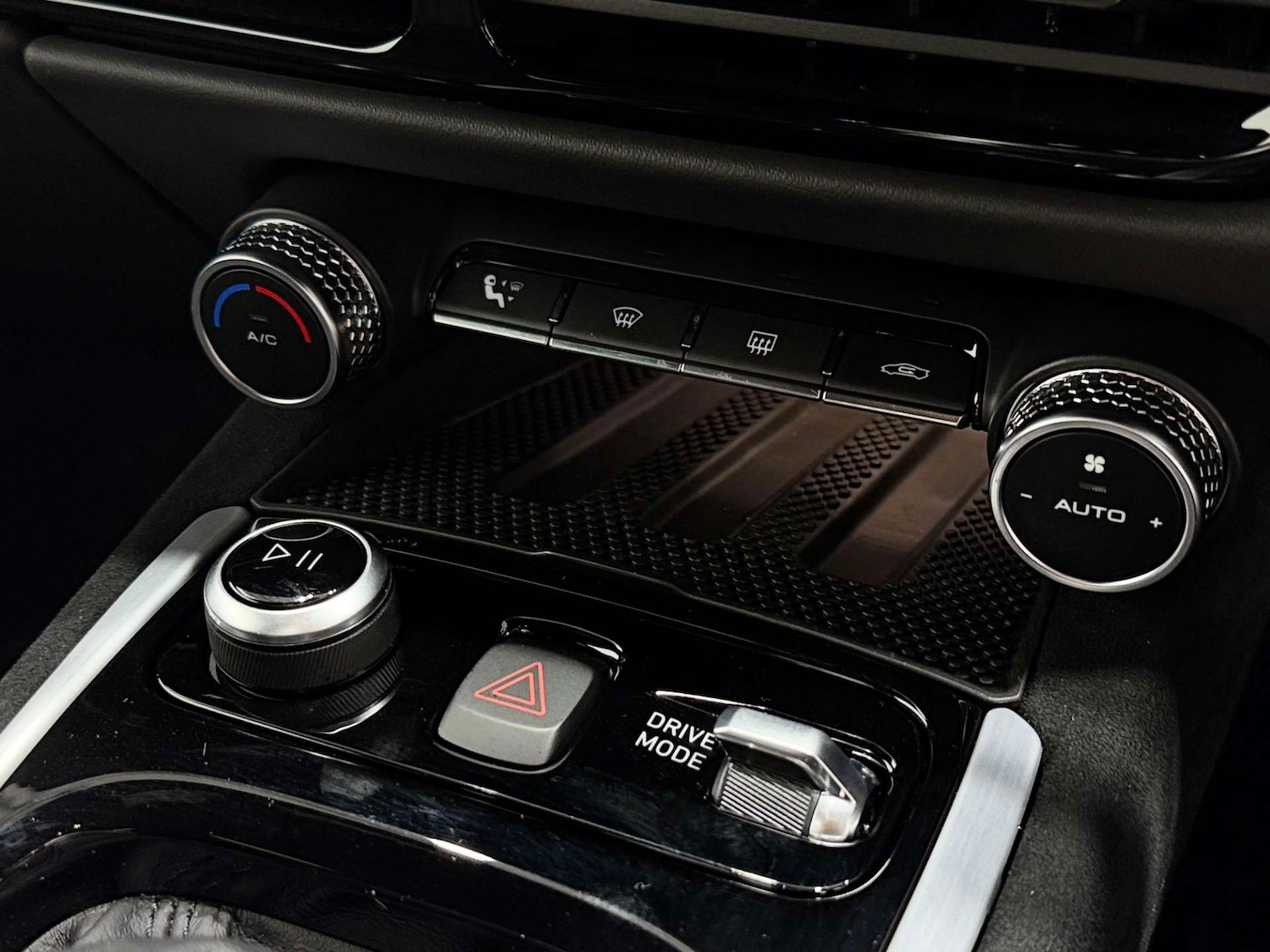 Used Lotus Emira 2023 for sale - 77833926: Photo 38