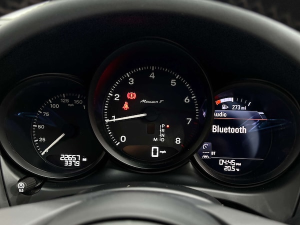 Used Porsche Macan 2022 for sale - 75210128: Photo 24