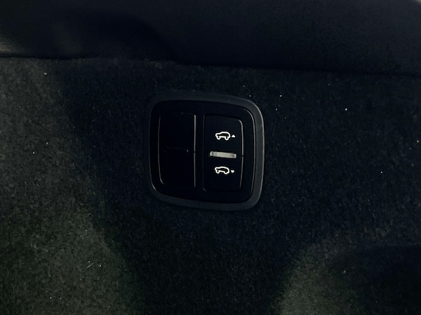 Used Porsche Macan 2022 for sale - 75210128: Photo 30