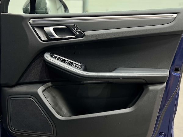 Used Porsche Macan 2022 for sale - 75210128: Photo 40