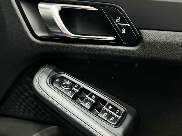 Used Porsche Macan 2022 for sale - 75210128: Photo 41