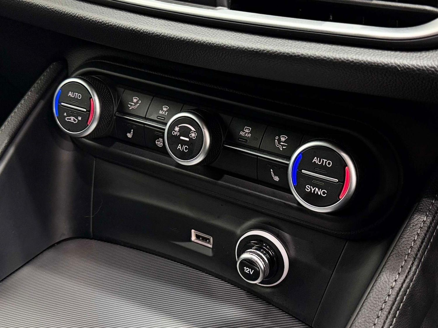 Used Alfa Romeo Stelvio 2023 for sale - 76618159: Photo 50