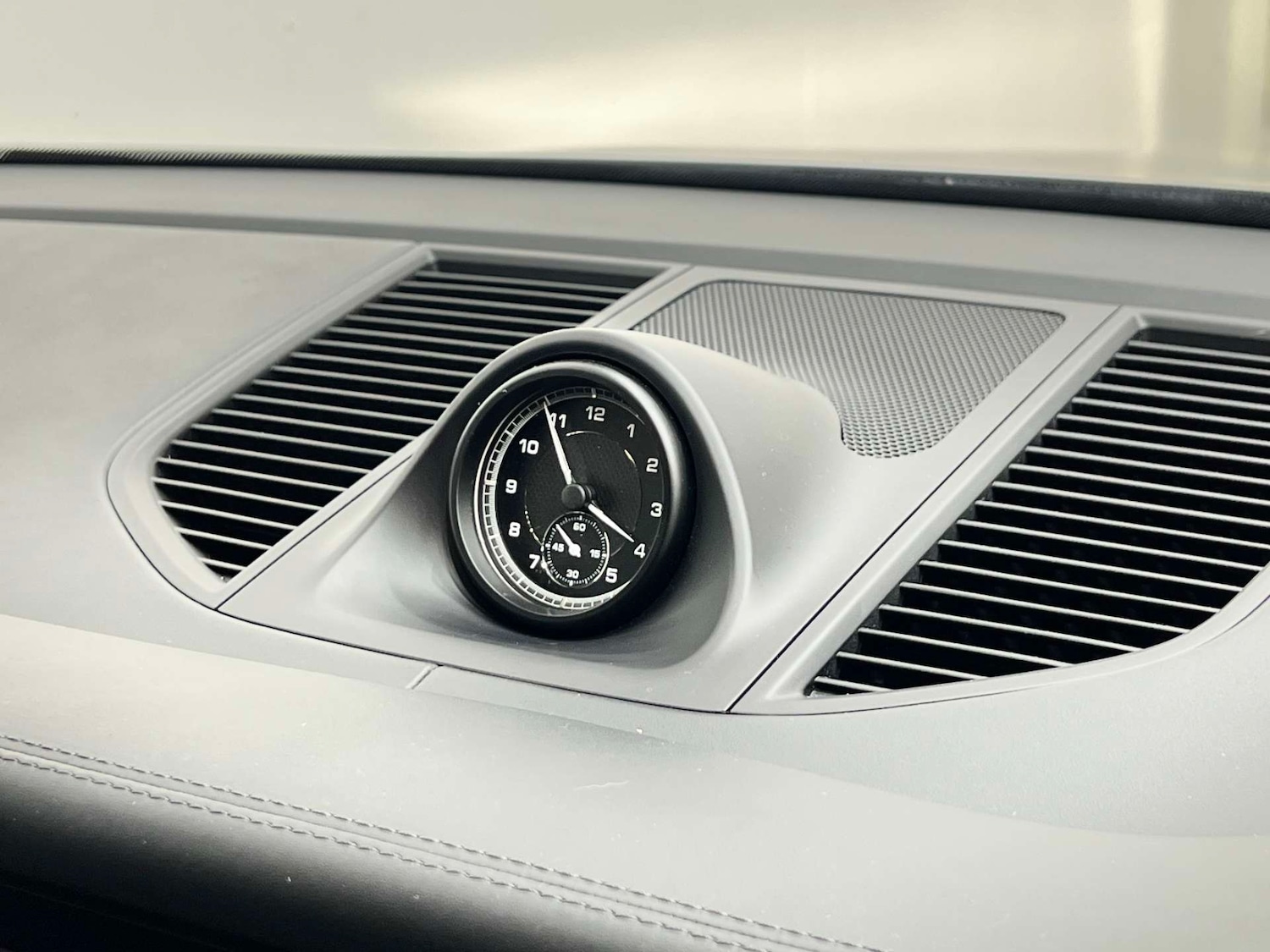 Used Porsche Macan 2022 for sale - 77833845: Photo 43