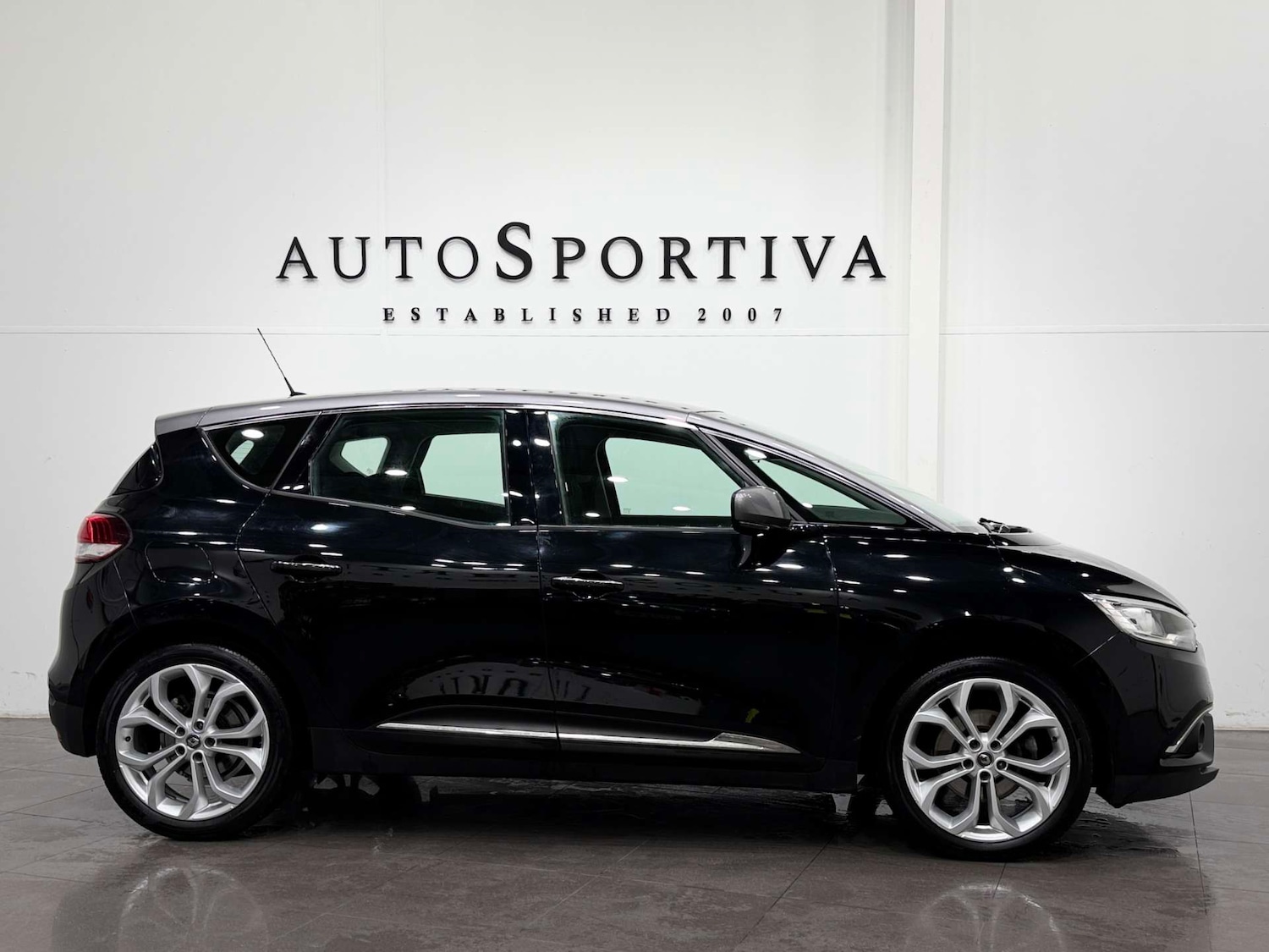 Used Renault Scenic 2018 for sale - 77227821: Photo 7