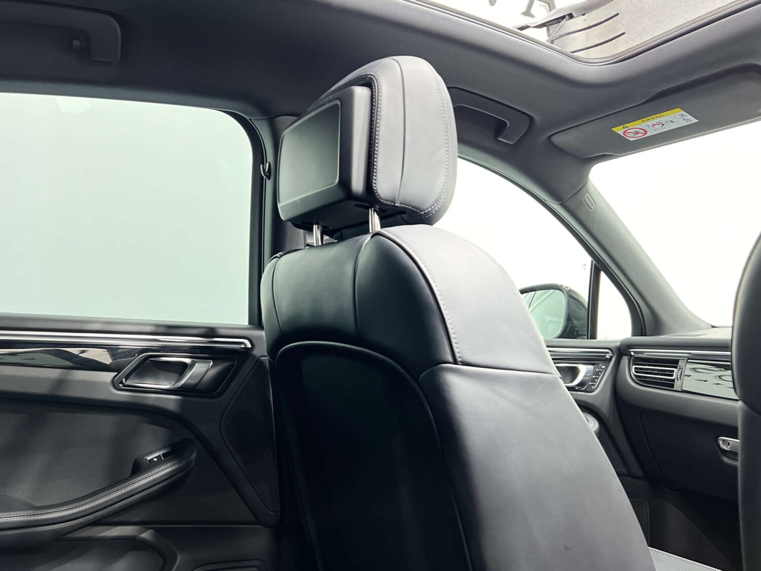 Used Porsche Macan 2025 for sale - 78080669: Photo 26