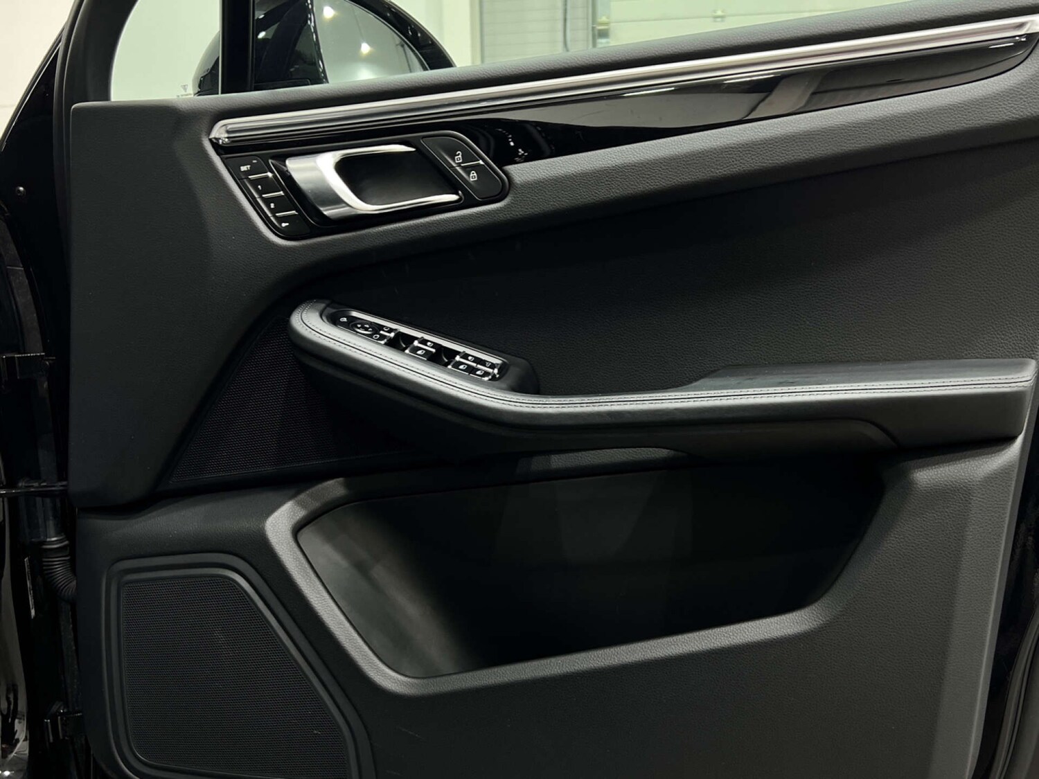 Used Porsche Macan 2025 for sale - 78080669: Photo 27