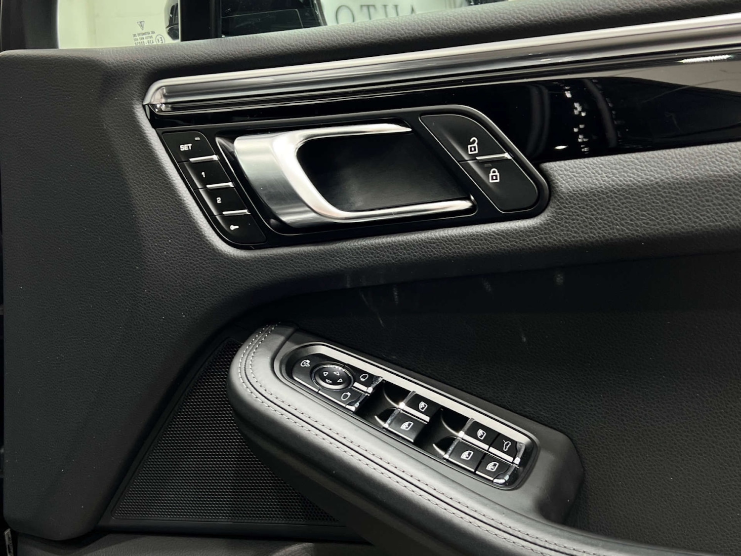 Used Porsche Macan 2025 for sale - 78080669: Photo 30