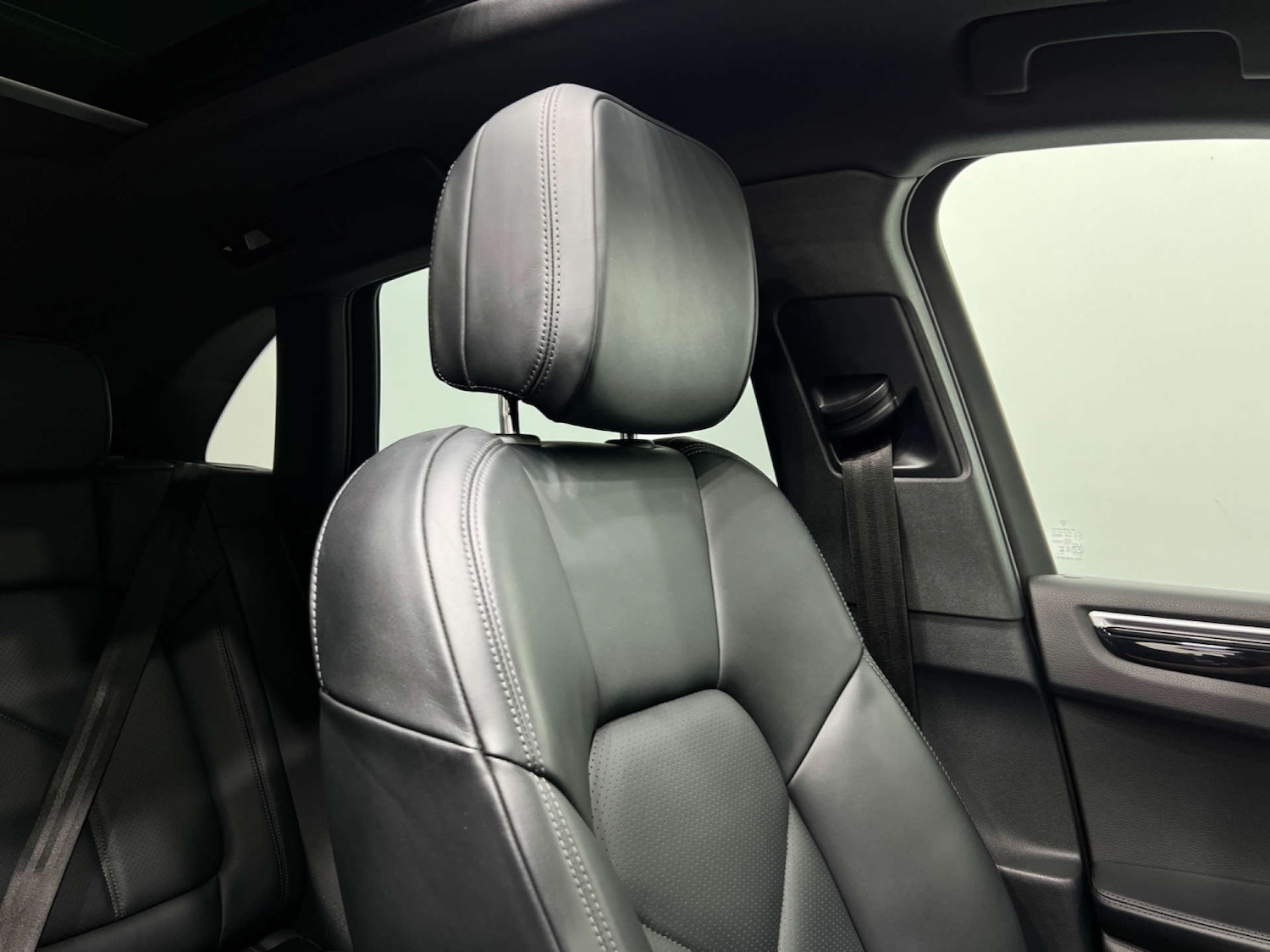 Used Porsche Macan 2025 for sale - 78080669: Photo 34