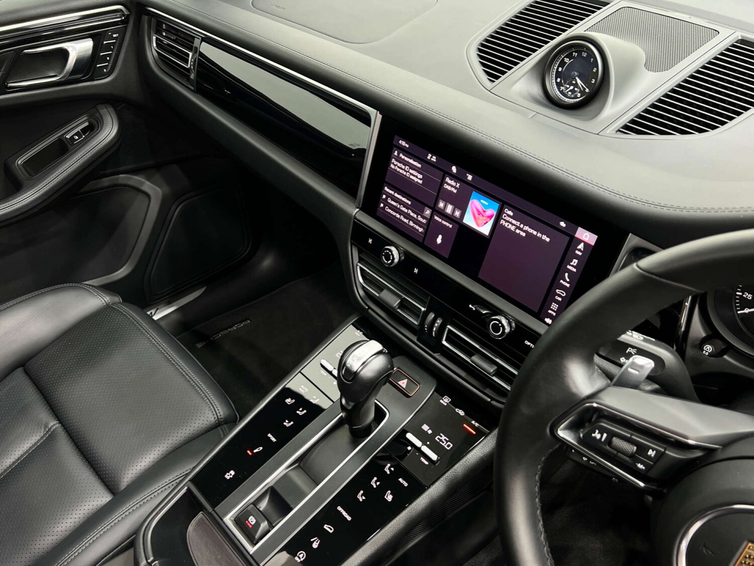 Used Porsche Macan 2025 for sale - 78080669: Photo 35