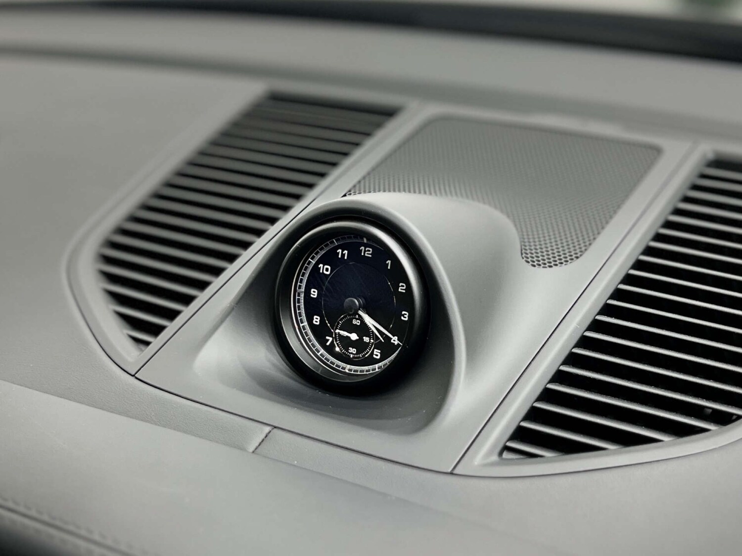 Used Porsche Macan 2025 for sale - 78080669: Photo 38