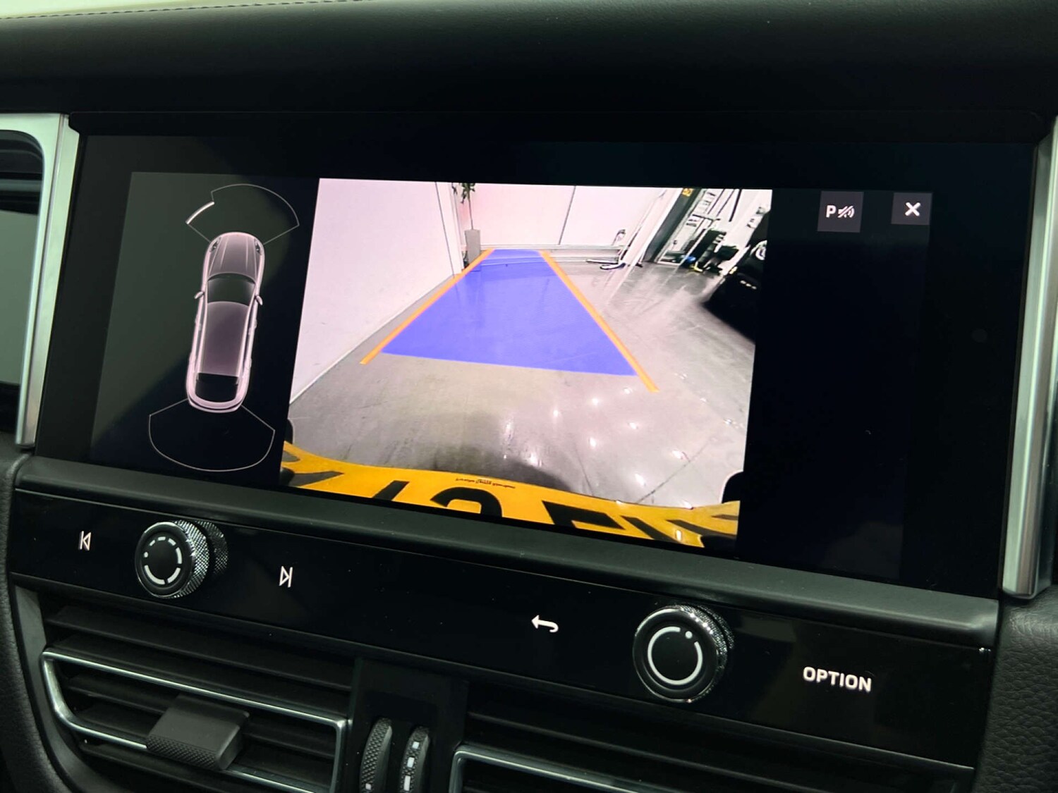 Used Porsche Macan 2025 for sale - 78080669: Photo 41