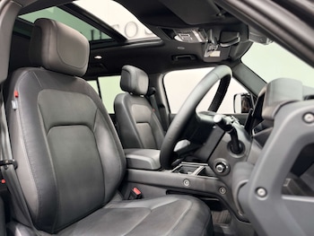 Used Land Rover Defender 2023 for sale - 79140132: Photo