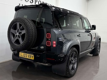 Used Land Rover Defender 2023 for sale - 79140132: Photo