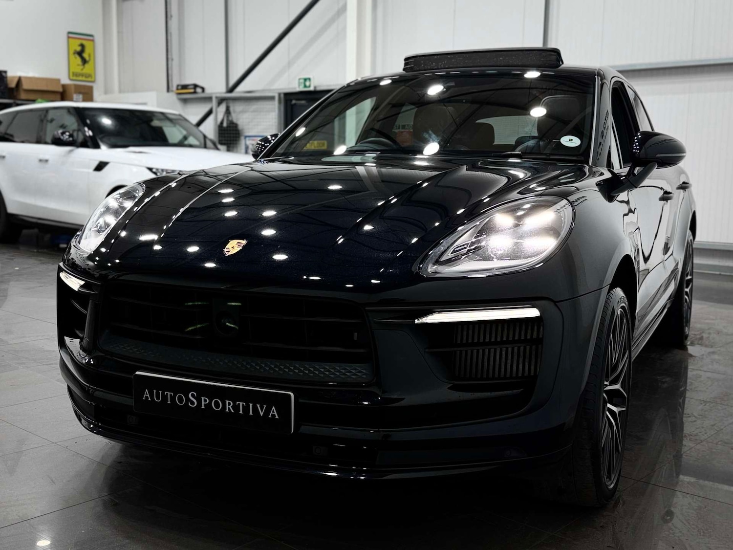 Used Porsche Macan 2023 for sale - 77038524: Photo 12