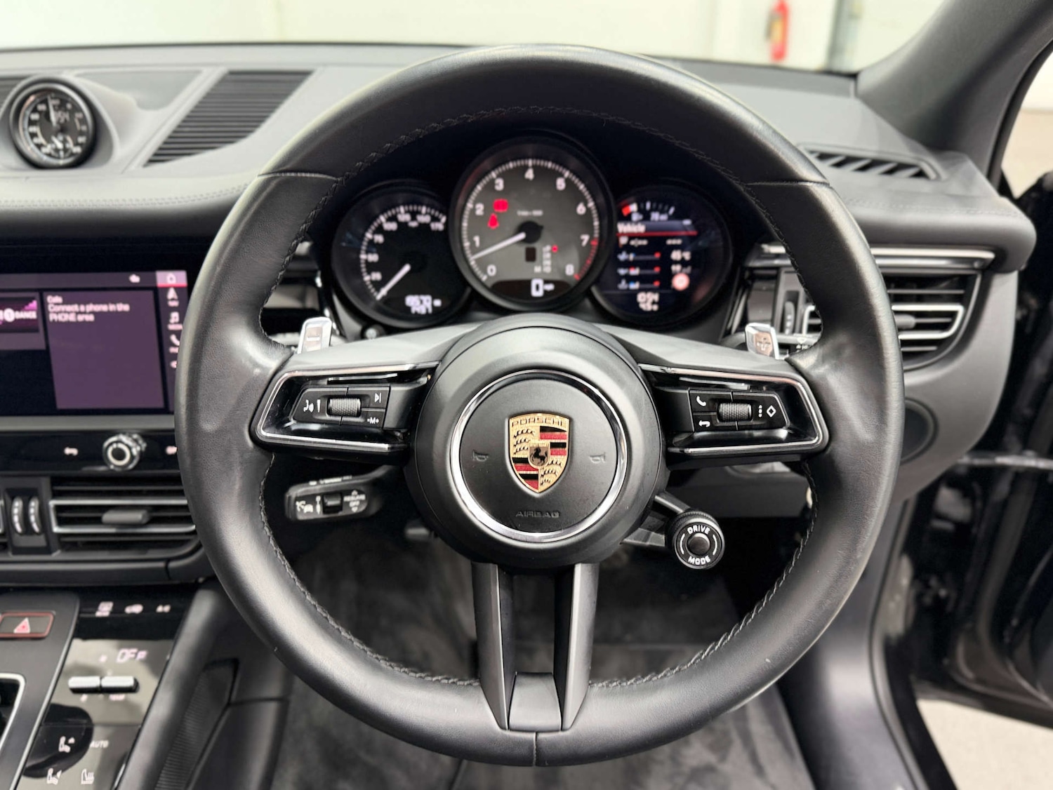 Used Porsche Macan 2023 for sale - 77038524: Photo 24