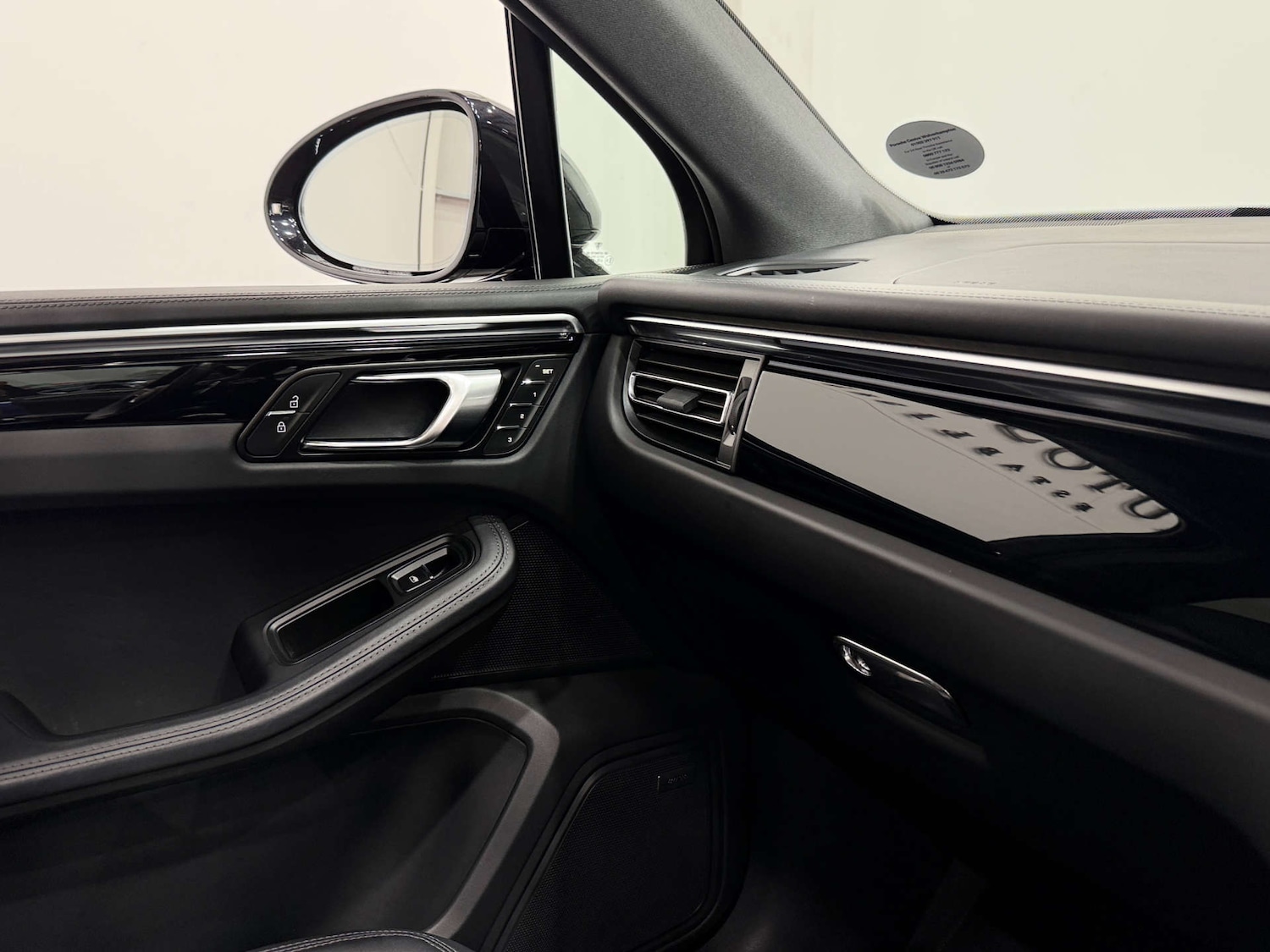 Used Porsche Macan 2023 for sale - 77038524: Photo 37