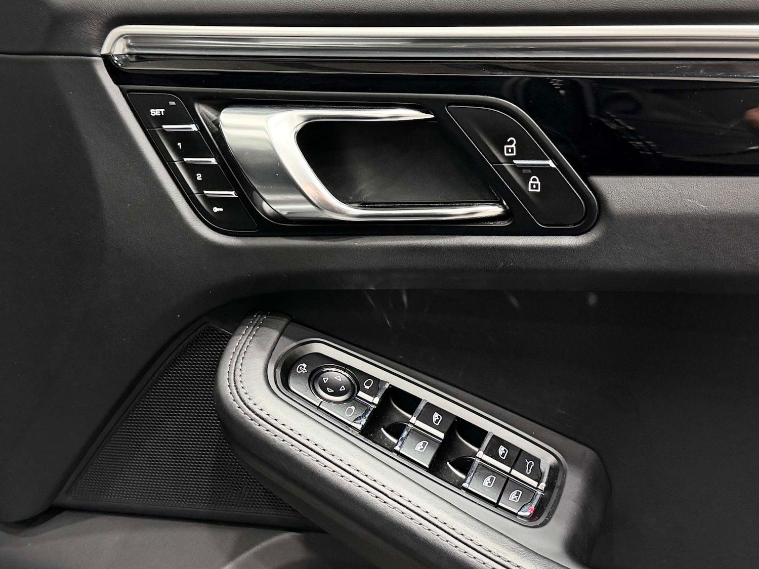 Used Porsche Macan 2023 for sale - 77038524: Photo 39