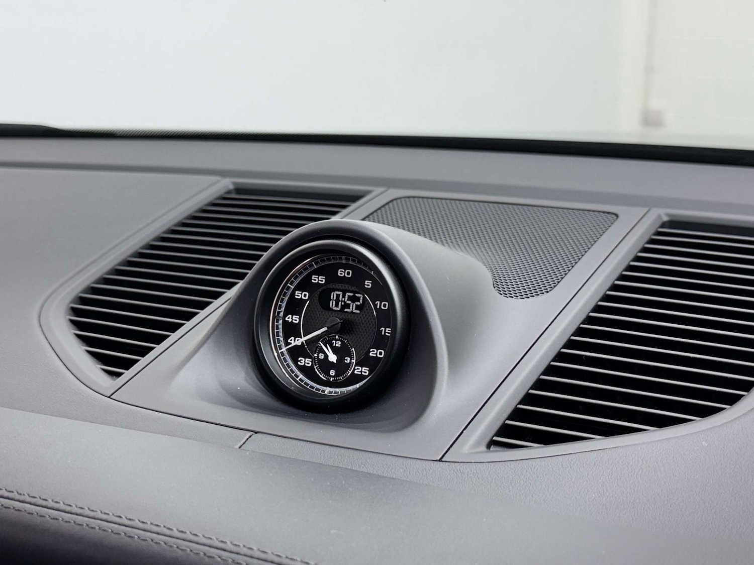 Used Porsche Macan 2023 for sale - 77038524: Photo 46