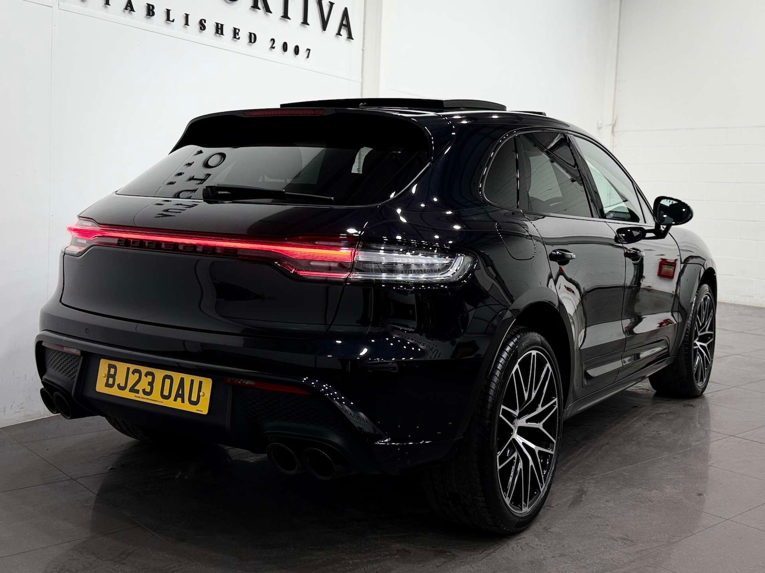Used Porsche Macan 2023 for sale - 77038524: Photo 6
