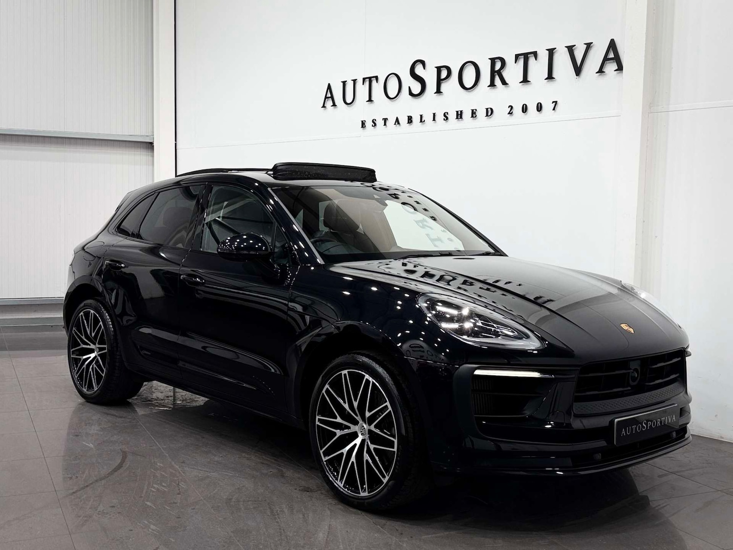 Used Porsche Macan 2023 for sale - 77038524: Photo 8