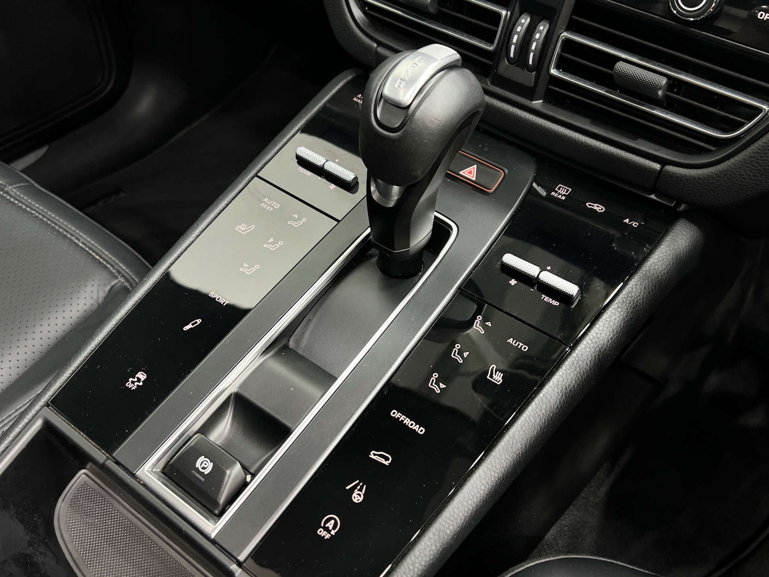 Used Porsche Macan 2024 for sale - 77833843: Photo 44