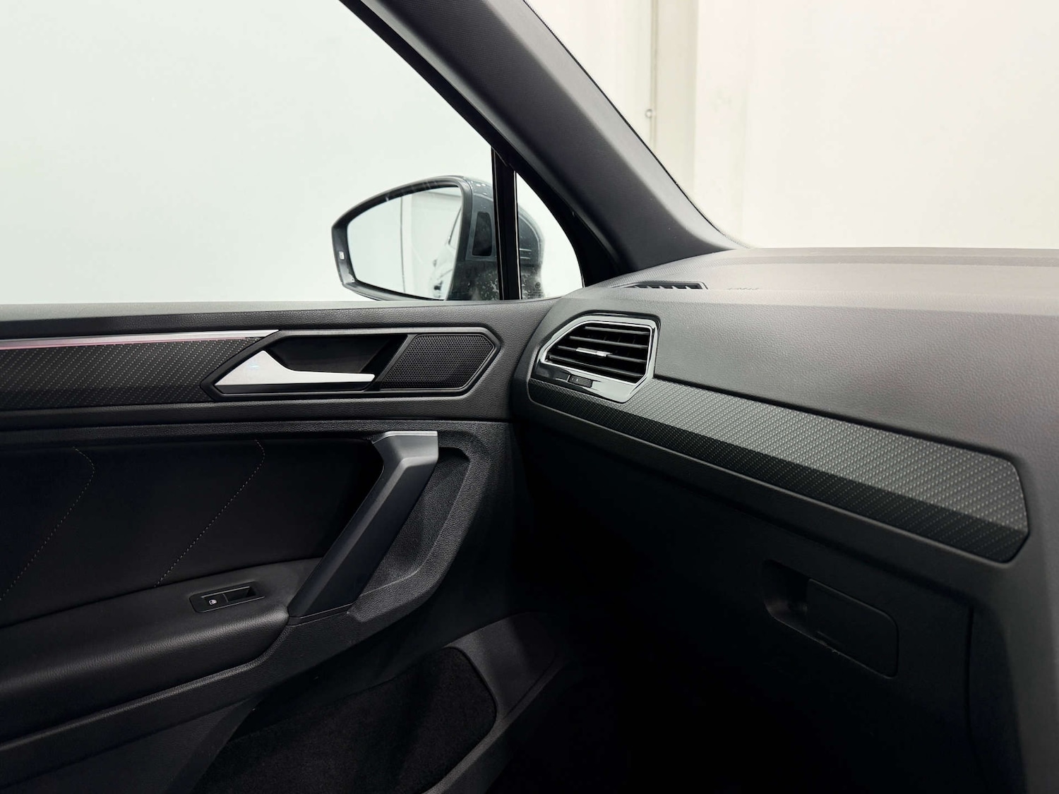 Used Volkswagen Tiguan 2020 for sale - 77211849: Photo 31