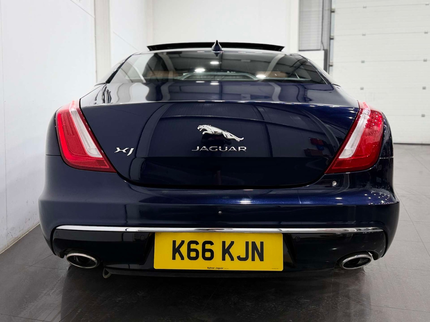 Used Jaguar XJ 2017 for sale - 77937227: Photo 10