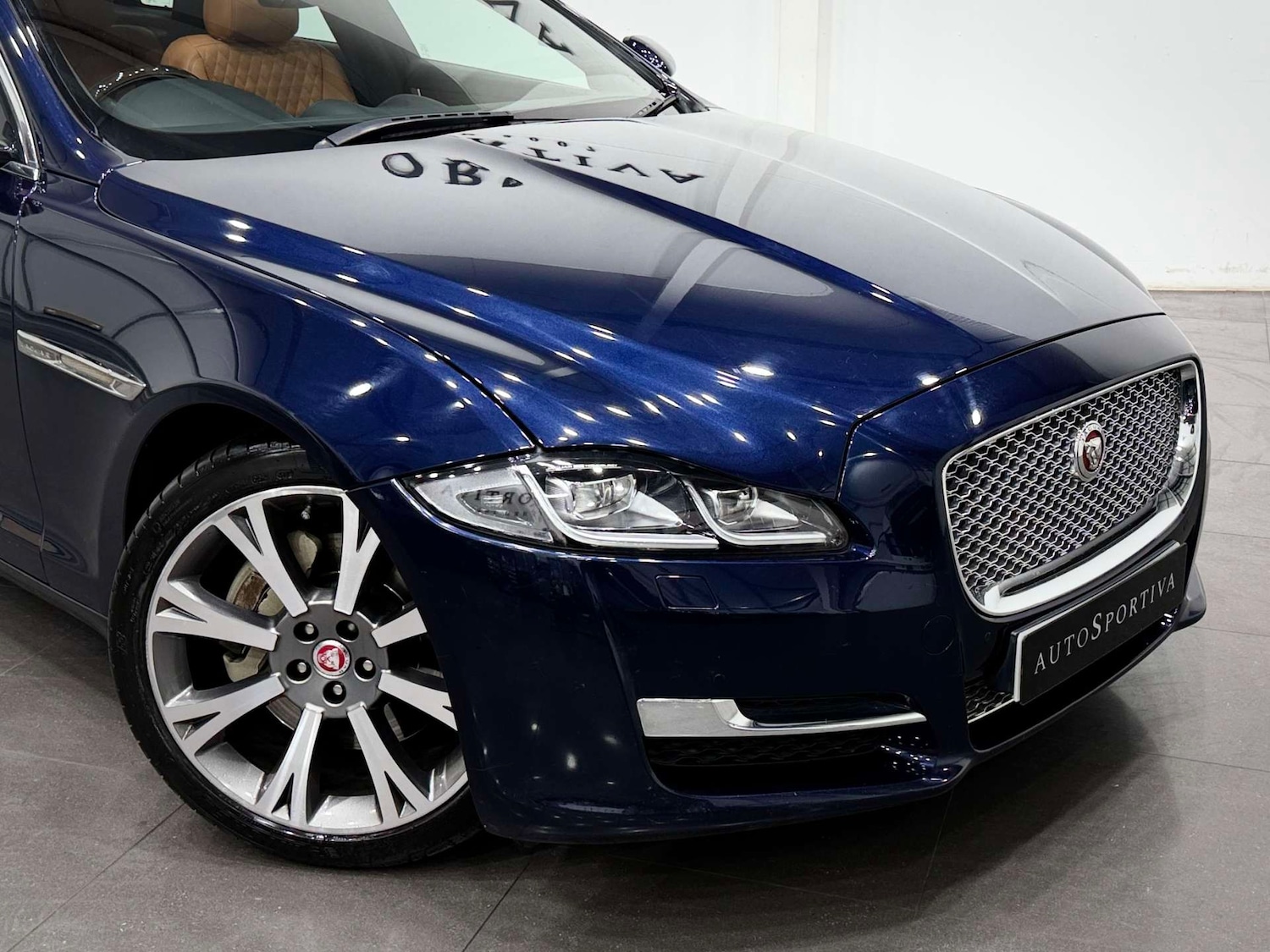 Used Jaguar XJ 2017 for sale - 77937227: Photo 13
