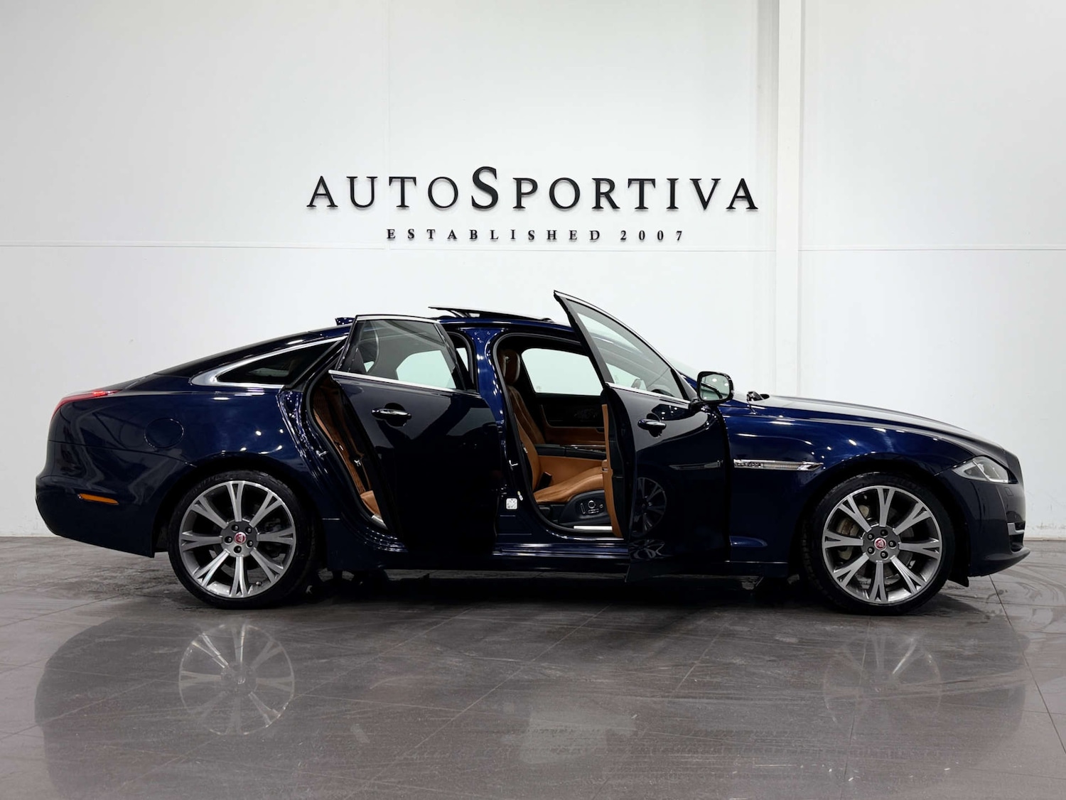 Used Jaguar XJ 2017 for sale - 77937227: Photo 17