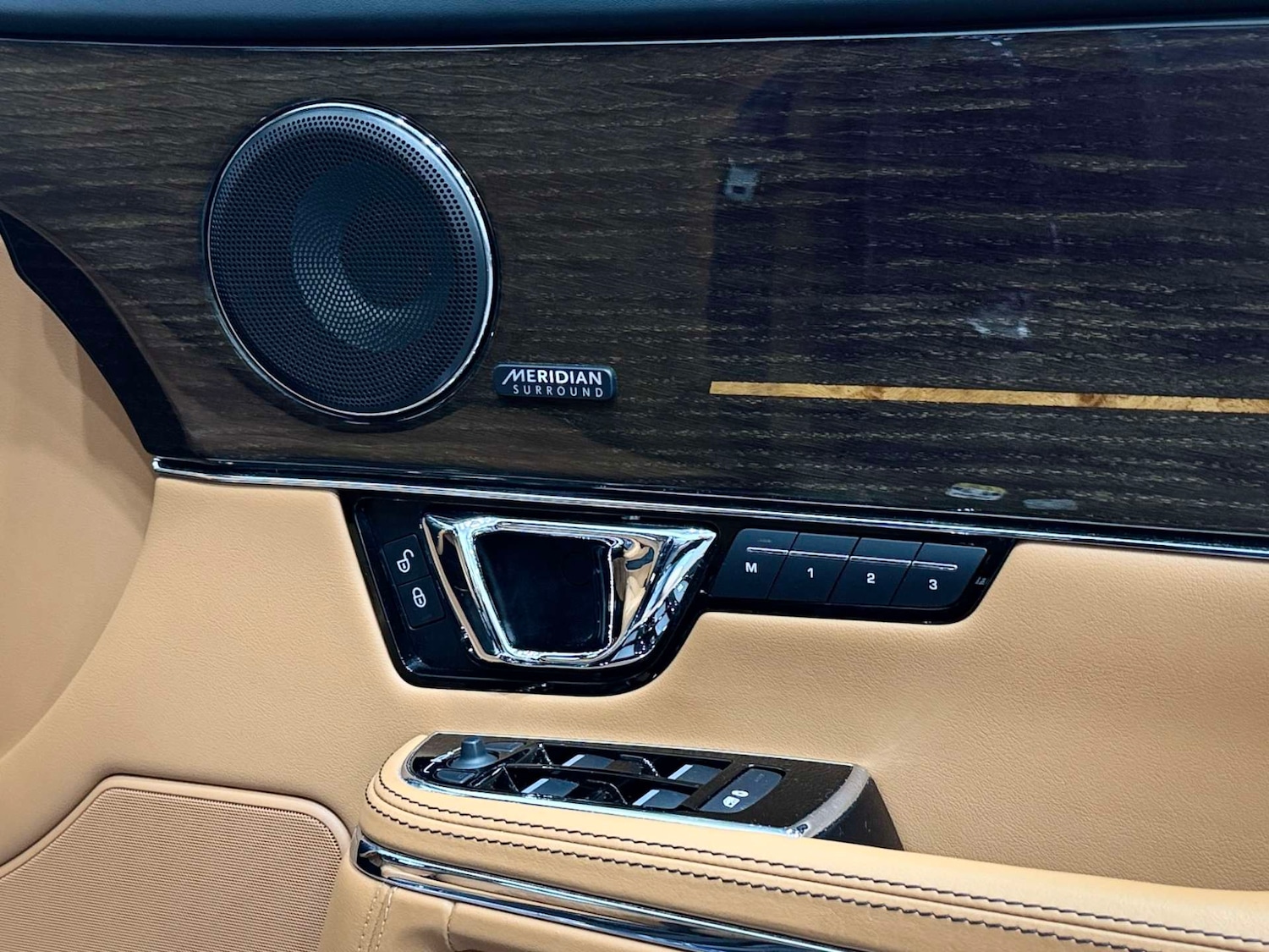 Used Jaguar XJ 2017 for sale - 77937227: Photo 36