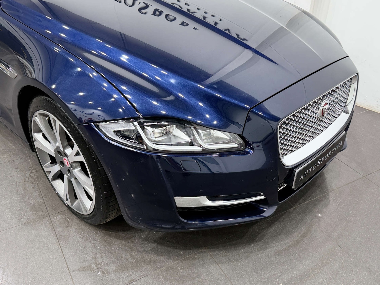 Used Jaguar XJ 2017 for sale - 77937227: Photo 37