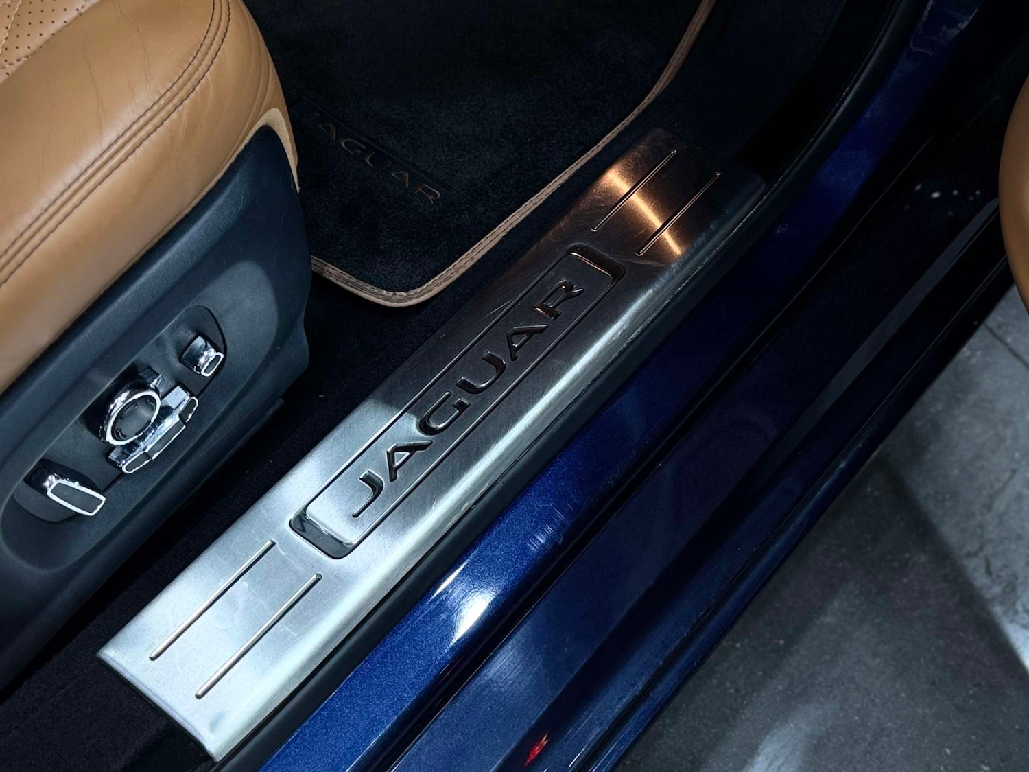 Used Jaguar XJ 2017 for sale - 77937227: Photo 38