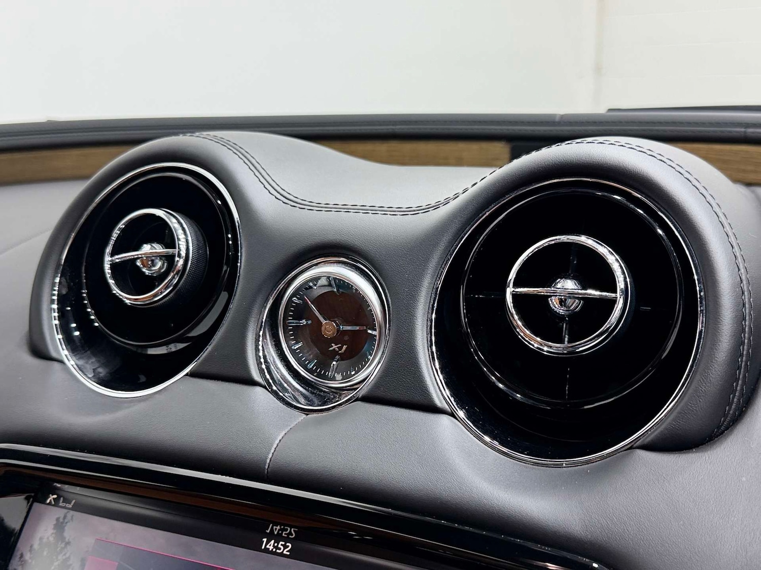 Used Jaguar XJ 2017 for sale - 77937227: Photo 41