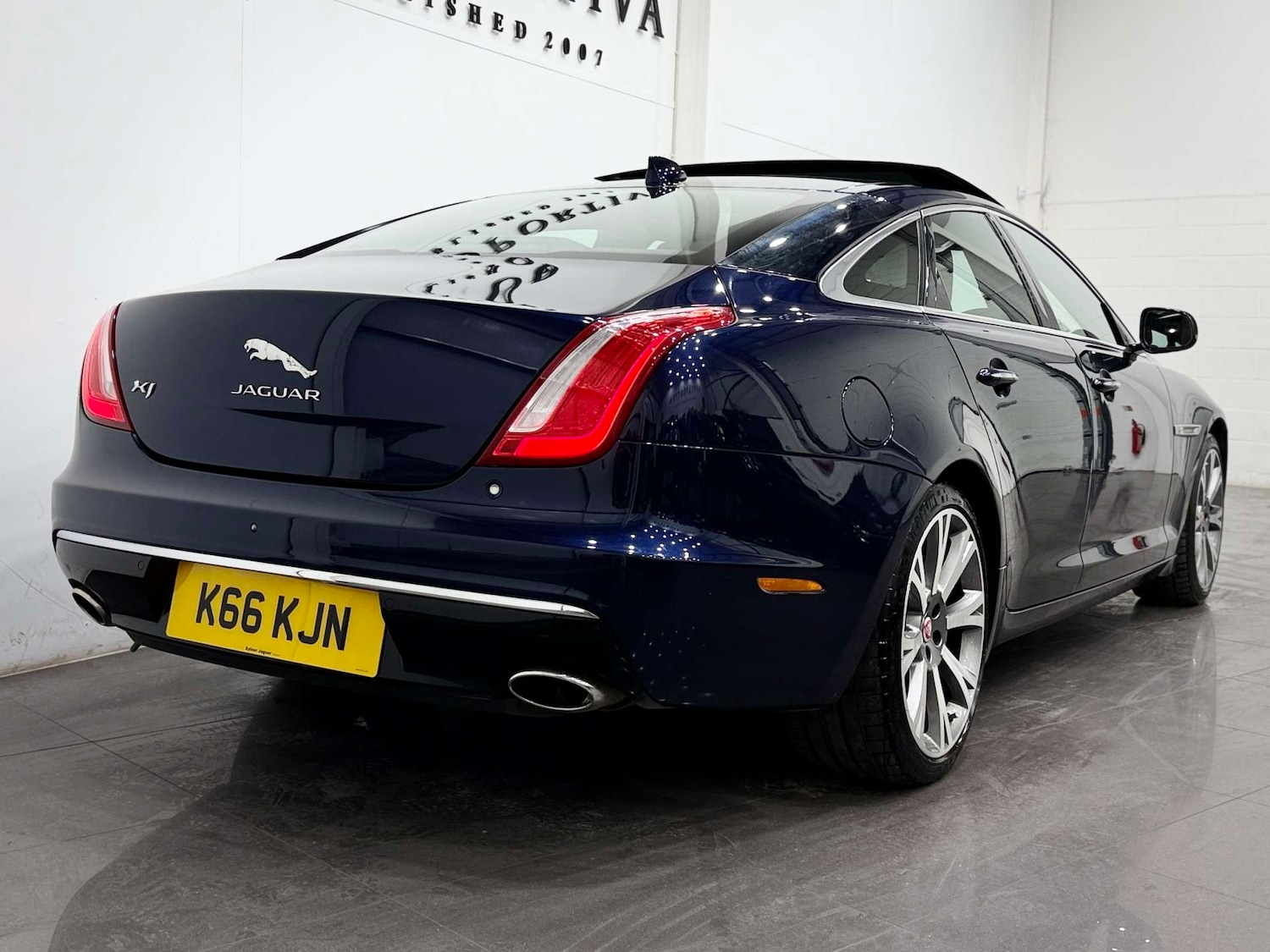 Used Jaguar XJ 2017 for sale - 77937227: Photo 6