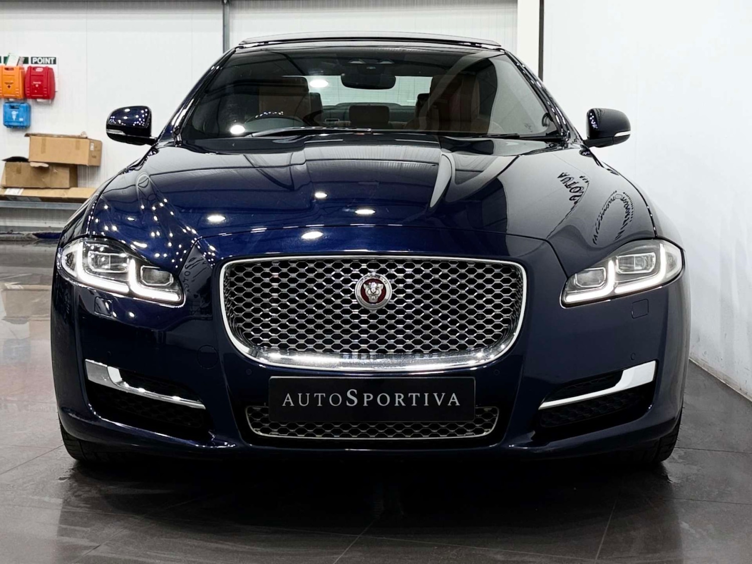 Used Jaguar XJ 2017 for sale - 77937227: Photo 9