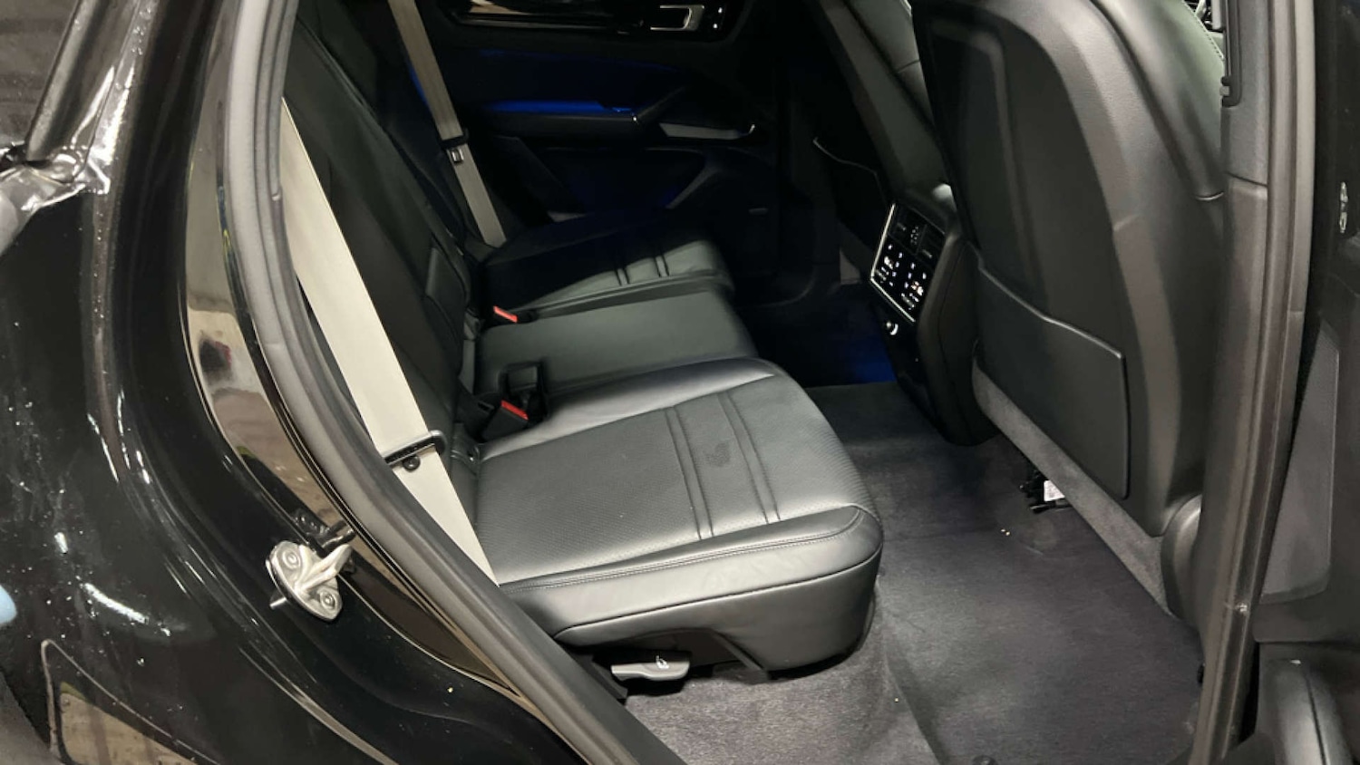 Used Porsche Cayenne 2022 for sale - 77366822: Photo 2