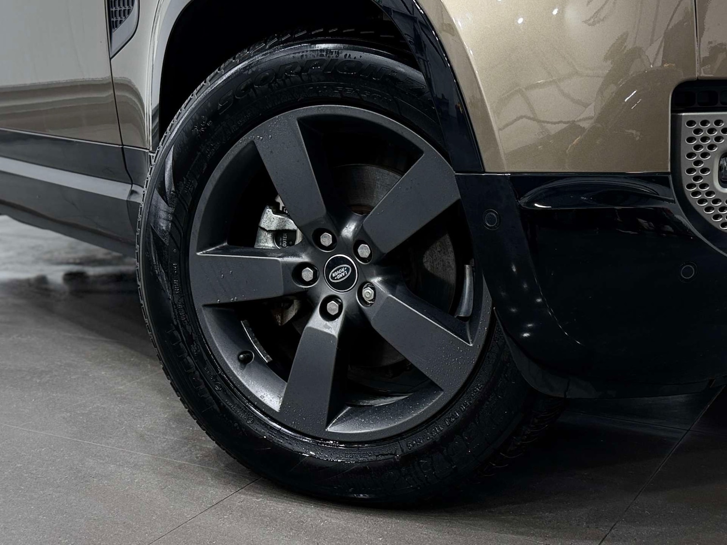 Used Land Rover Defender 2023 for sale - 77833871: Photo 13