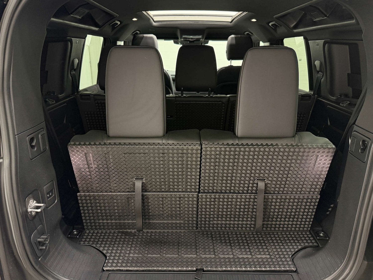 Used Land Rover Defender 2023 for sale - 77833871: Photo 31