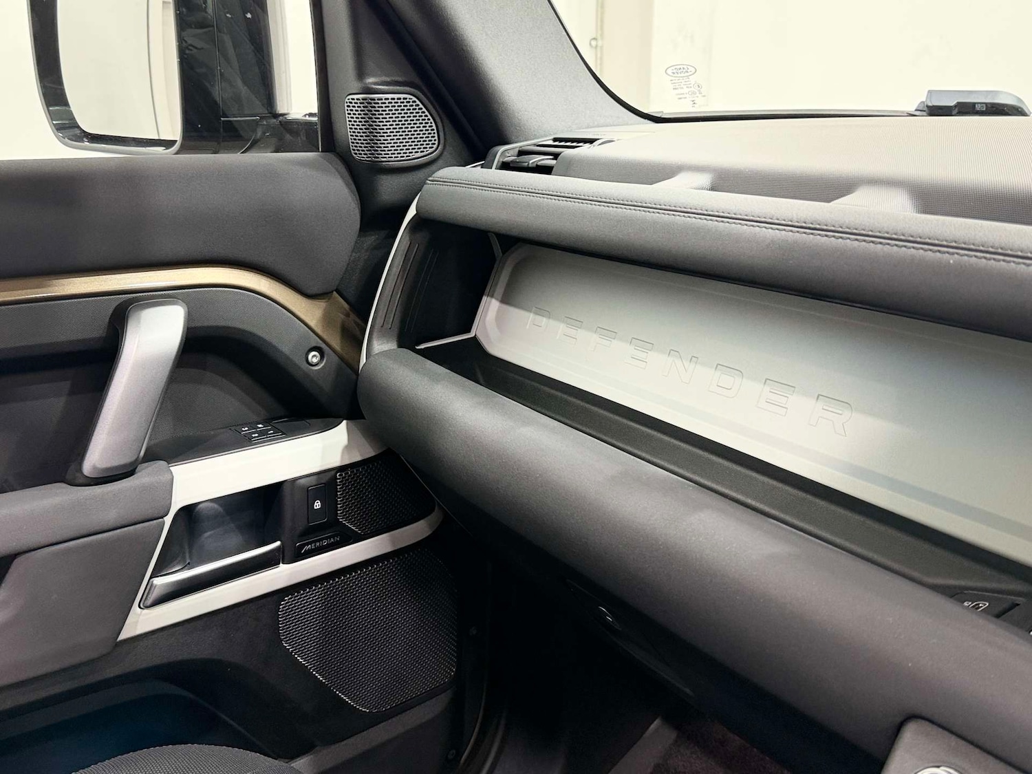 Used Land Rover Defender 2023 for sale - 77833871: Photo 37