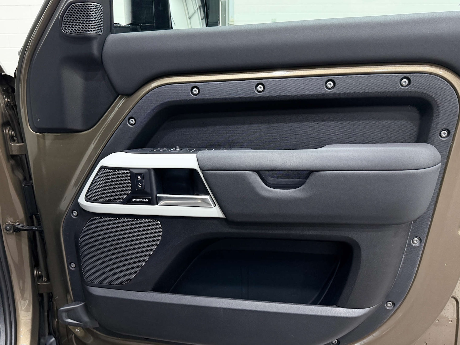 Used Land Rover Defender 2023 for sale - 77833871: Photo 38