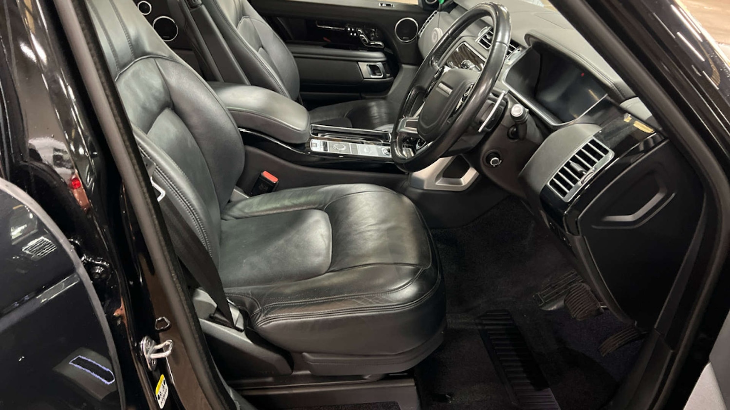 Used Land Rover Range Rover 2021 for sale - 76651445: Photo 2