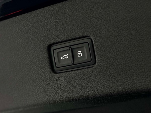 Used Audi Q8 2023 for sale - 76068152: Photo 31