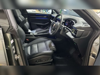 Used Porsche Macan 2025 for sale - 78111303: Photo