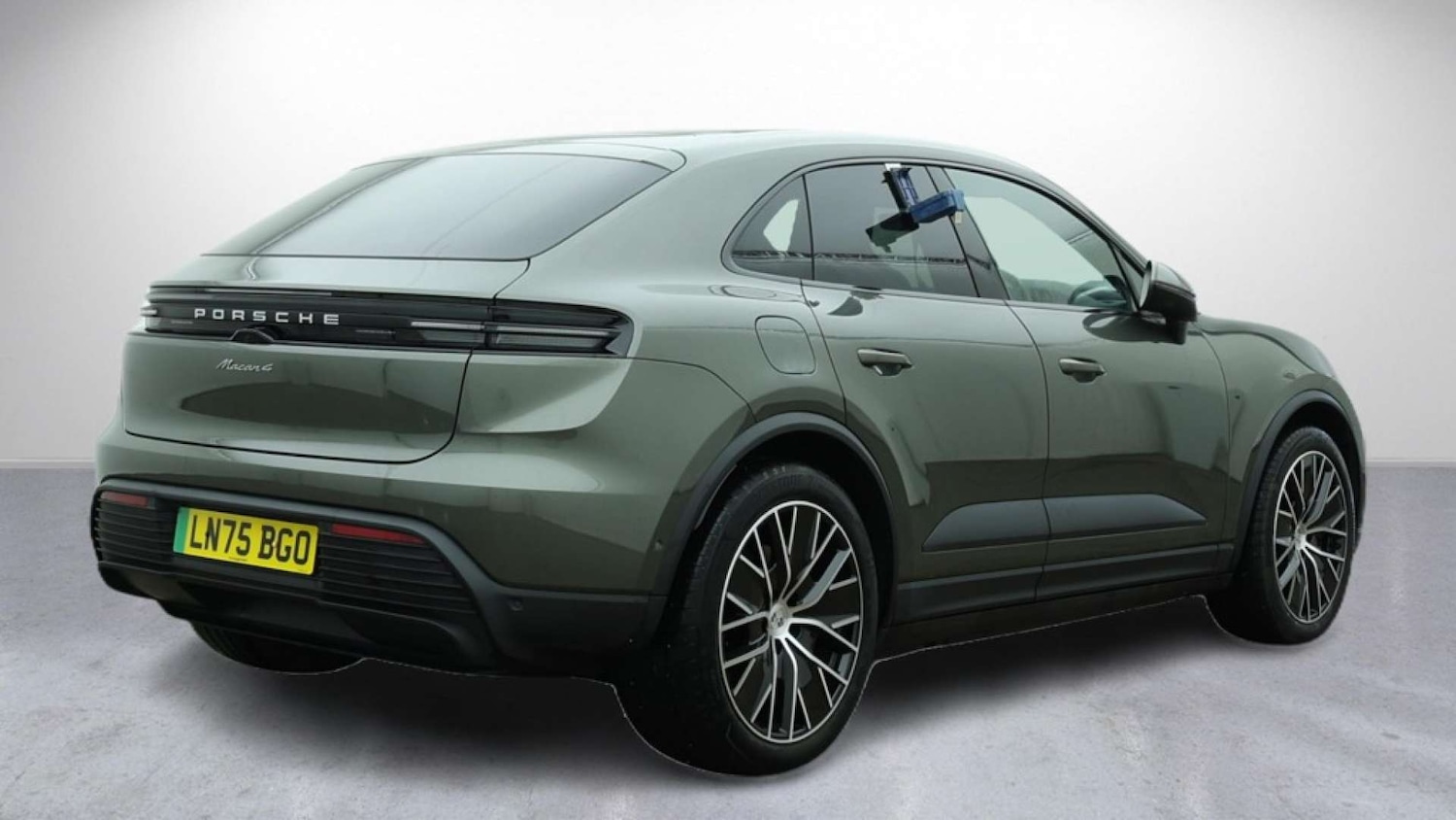 Used Porsche Macan 2025 for sale - 78111303: Photo 4