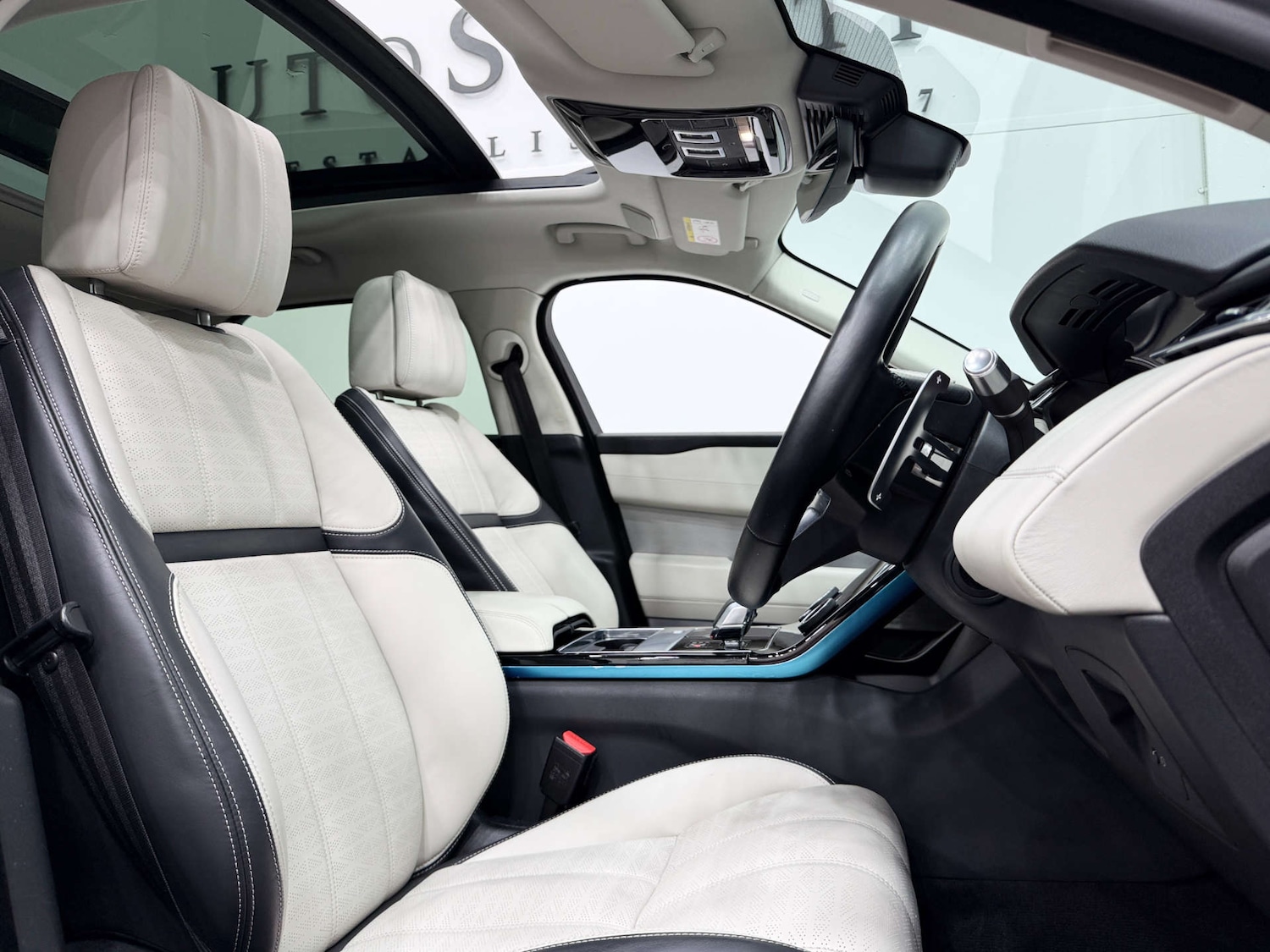 Used Land Rover Range Rover Velar 2022 for sale - 77833865: Photo 2