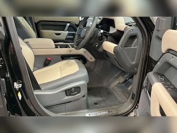 Used Land Rover Defender 2024 for sale - 78568250: Photo